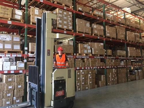 面臨亞馬遜倉容限制和對旺季售賣需求的不對等，該如何去解決呢？